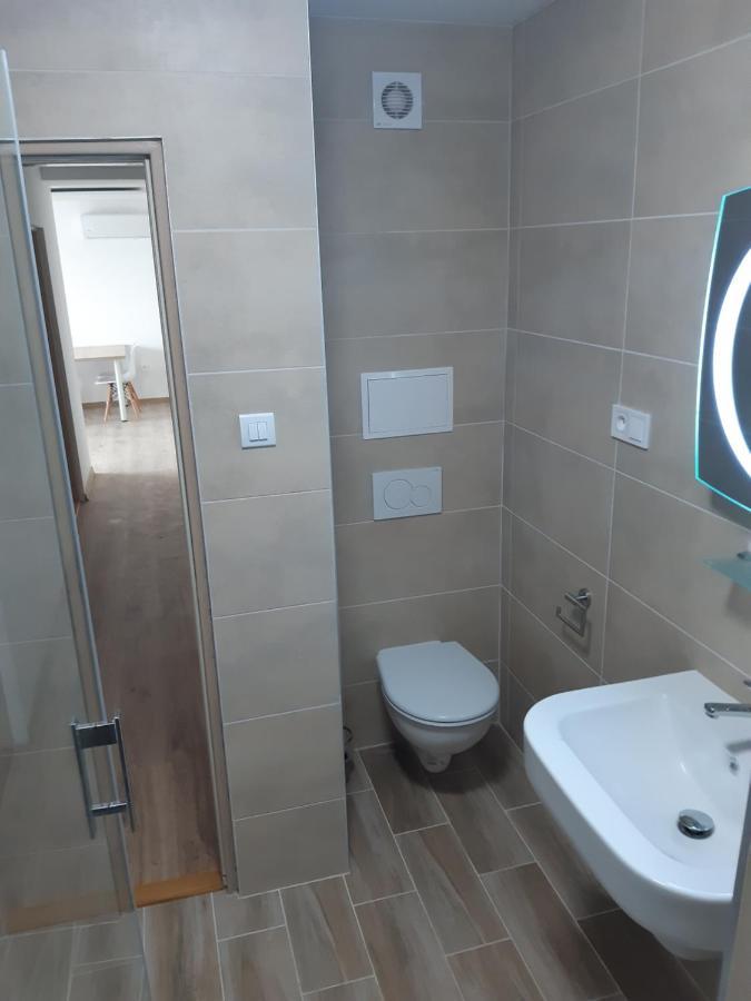 Hotel Felicia Kaluža Esterno foto