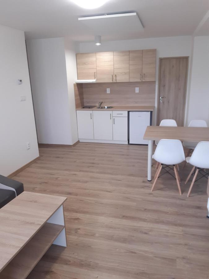 Hotel Felicia Kaluža Esterno foto