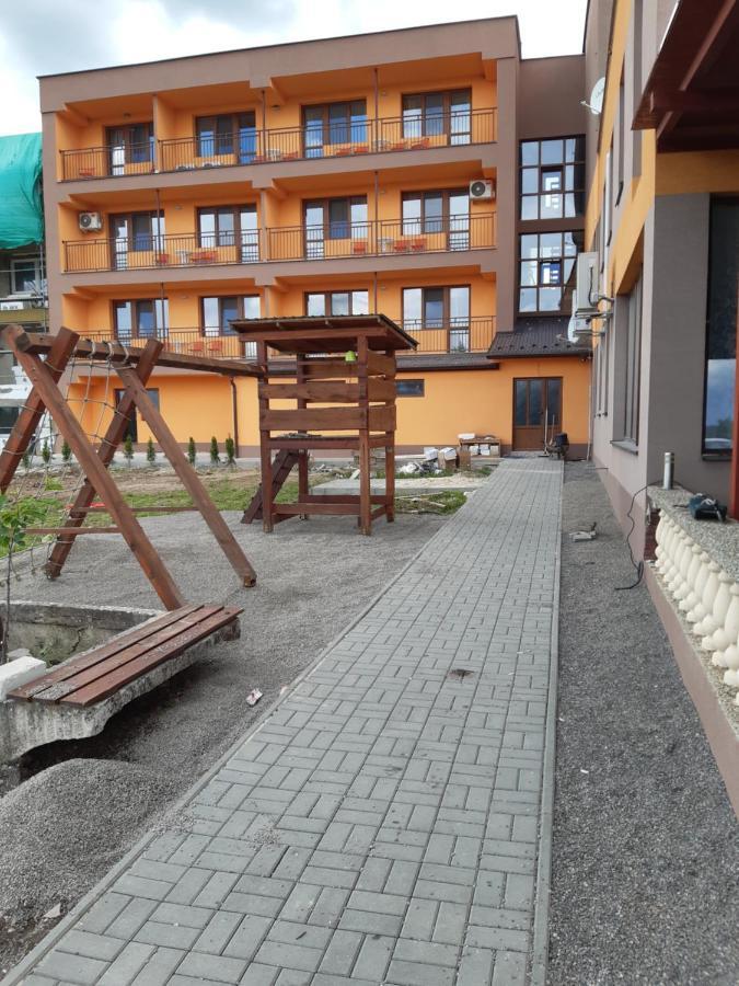 Hotel Felicia Kaluža Esterno foto