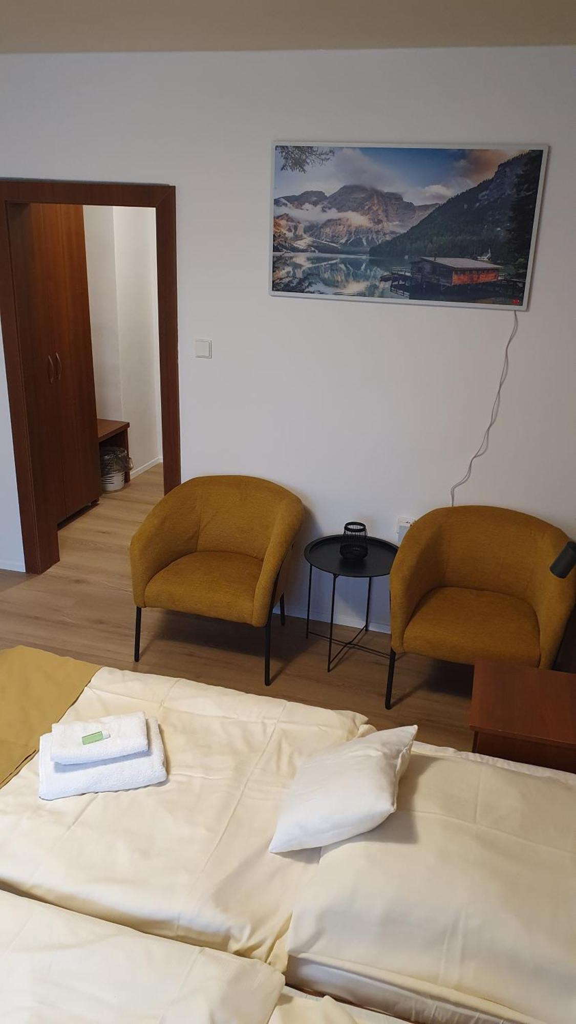 Hotel Felicia Kaluža Esterno foto