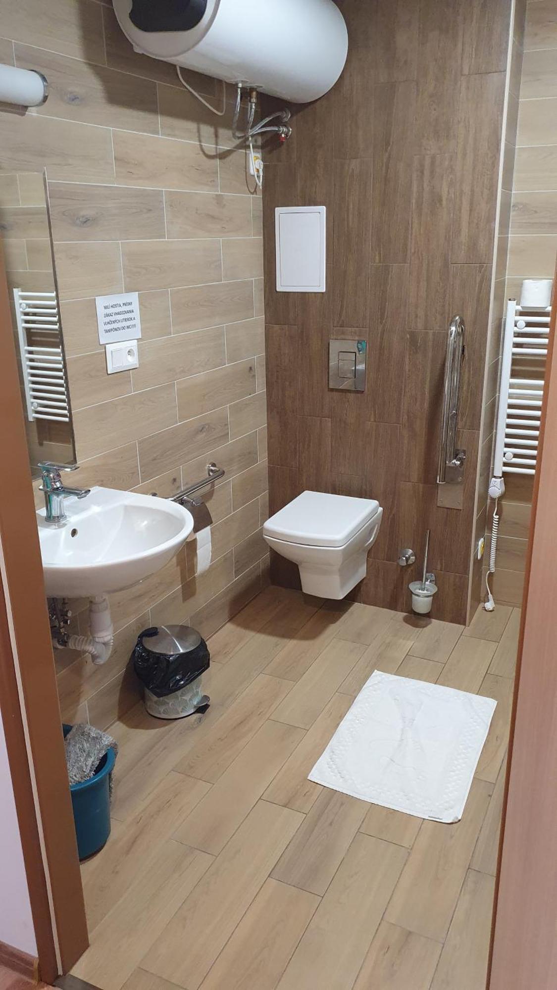 Hotel Felicia Kaluža Esterno foto
