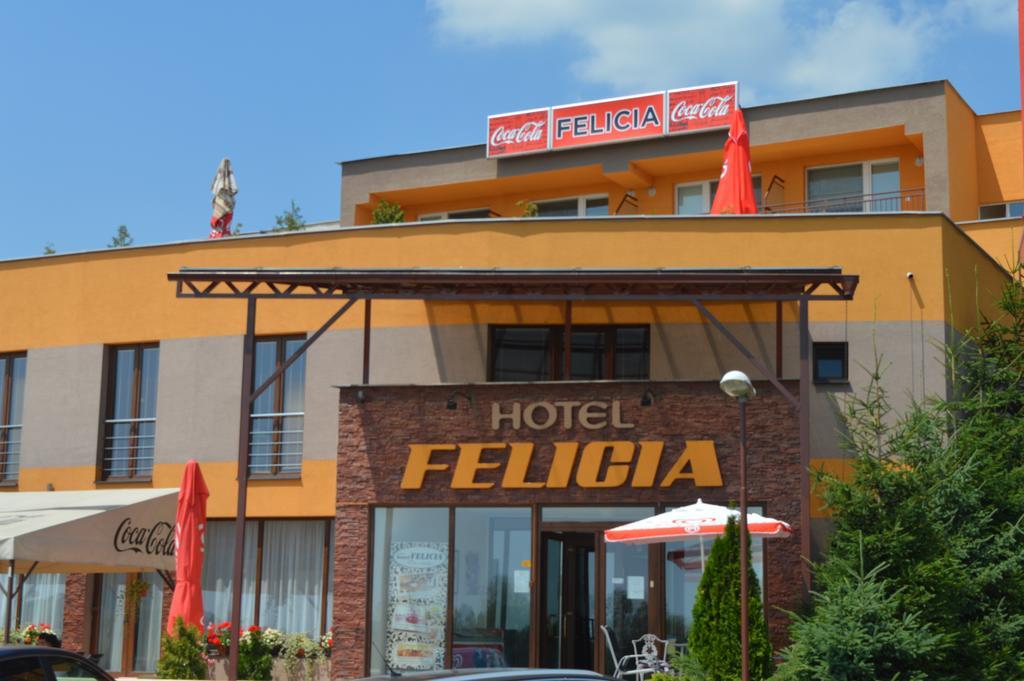 Hotel Felicia Kaluža Esterno foto