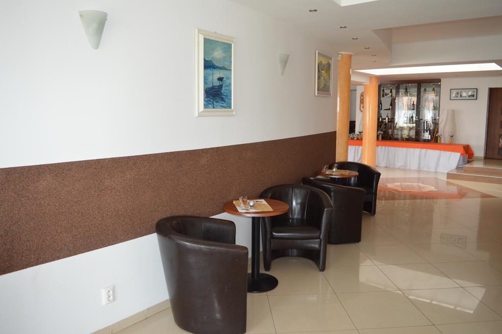 Hotel Felicia Kaluža Esterno foto